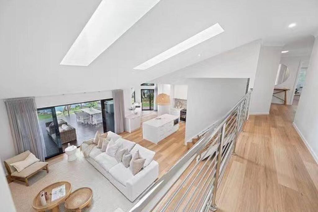 Villa Unbeatable Riverfront Luxury Style House